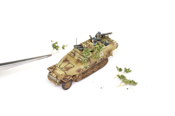 Foliage camouflage kit